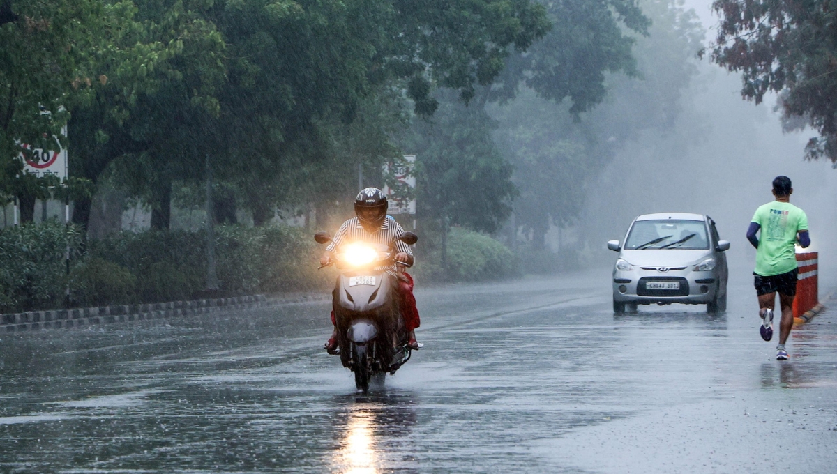 Weather Update: Monsoon Fury Returns, Heavy Rain and Storm Warnings for Several Indian States from July 25