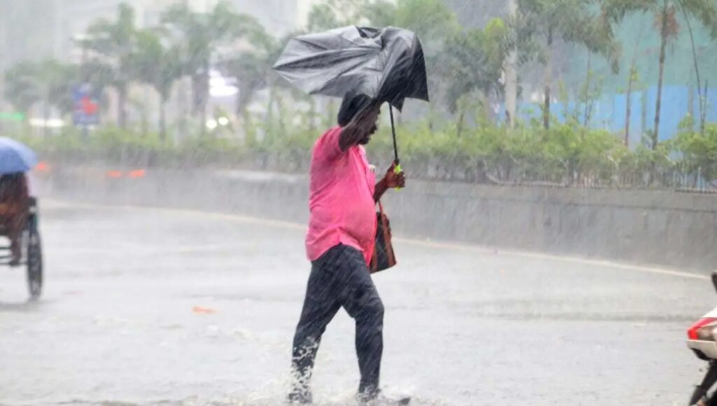 India Weather Update 2025, Heavy Rains Bring Cool Relief, But Flood and Landslide Fears Rise