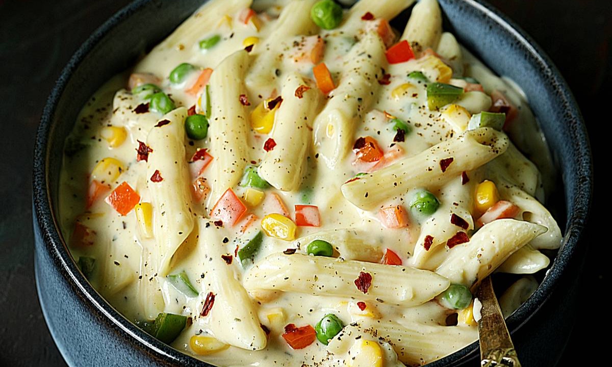 White Sauce Pasta
