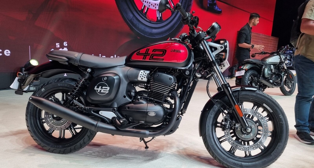 Jawa 42 FJ A Sporty Cruiser with Timeless Appeal 