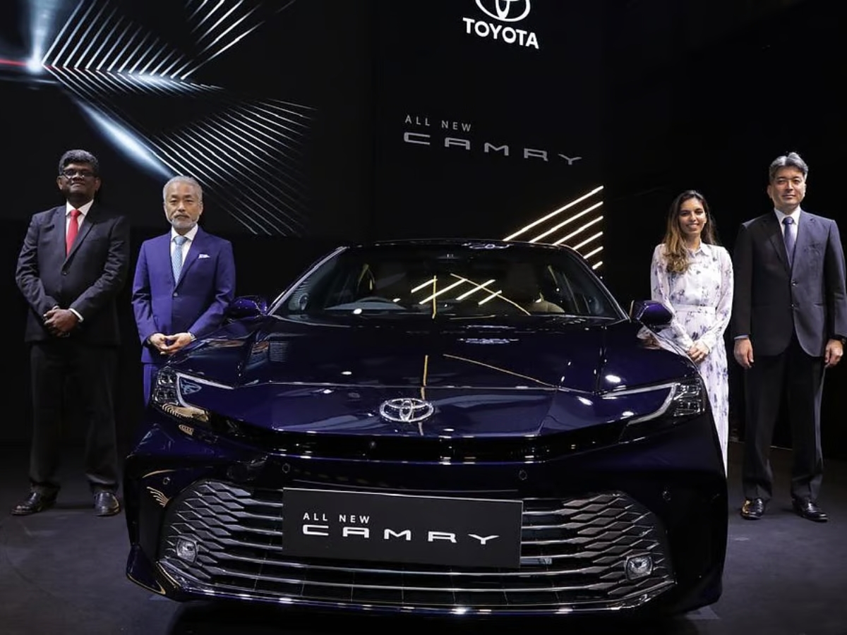 Toyota Camry 2025 A Perfect Blend of Luxury, Performance, and Efficiency