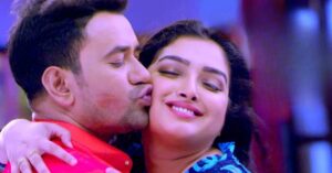 Old is Gold Amrapali Dubey and Nirahua’s Katore Katore Trends Again Watch Now