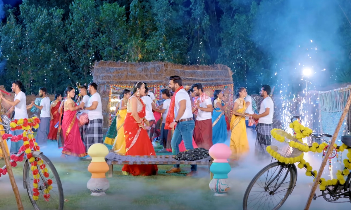 Bhojpuri Song: Bhojpuri Star Pawan Singh Rocks YouTube with His Latest Hit Lungiye Bichhai Dihin Ka