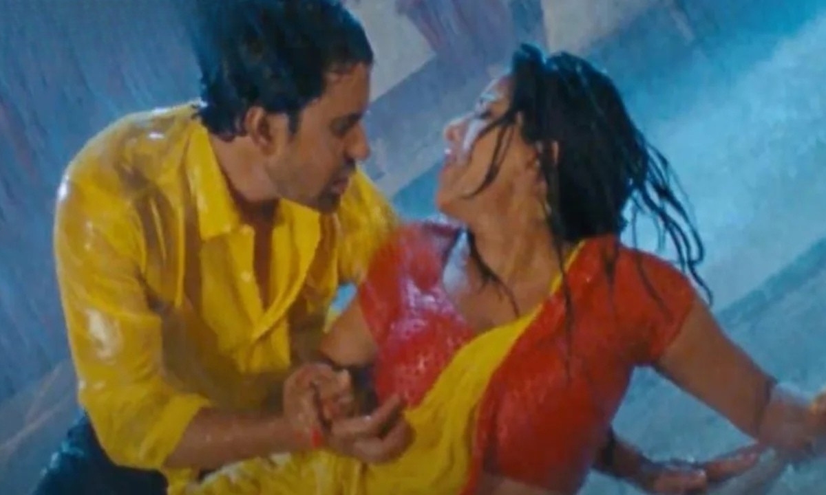  Bhojpuri Song: Monalisa and Nirahua Set the Internet on Fire with Their Rain Dance 
