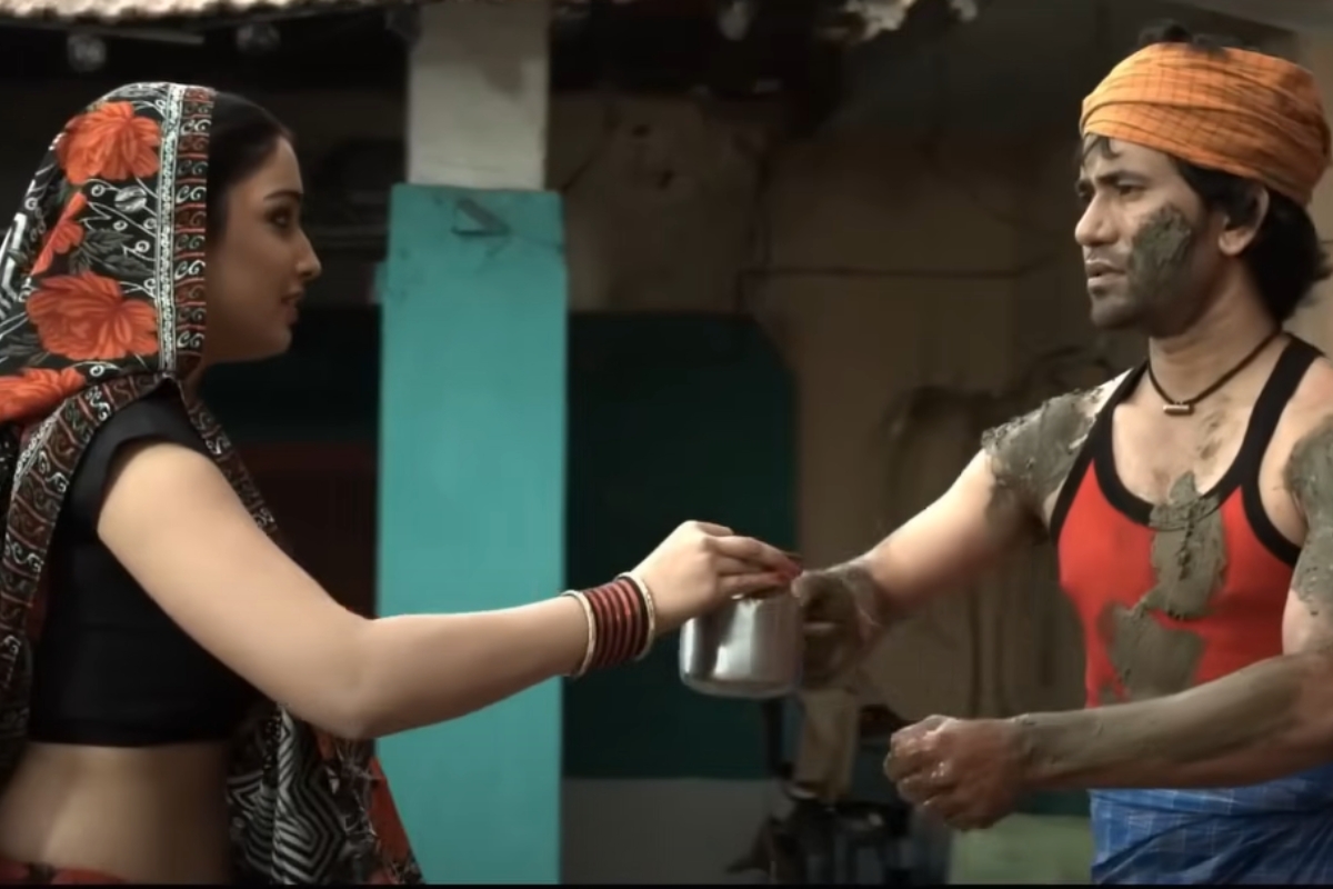Bhojpuri Song: Nirahua and Amrapali Dubey Evergreen Romance Goes Viral Once Again