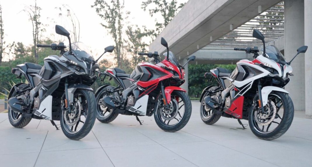 Bajaj Pulsar RS 200 A Sporty Thrill Wrapped in Everyday Practicality