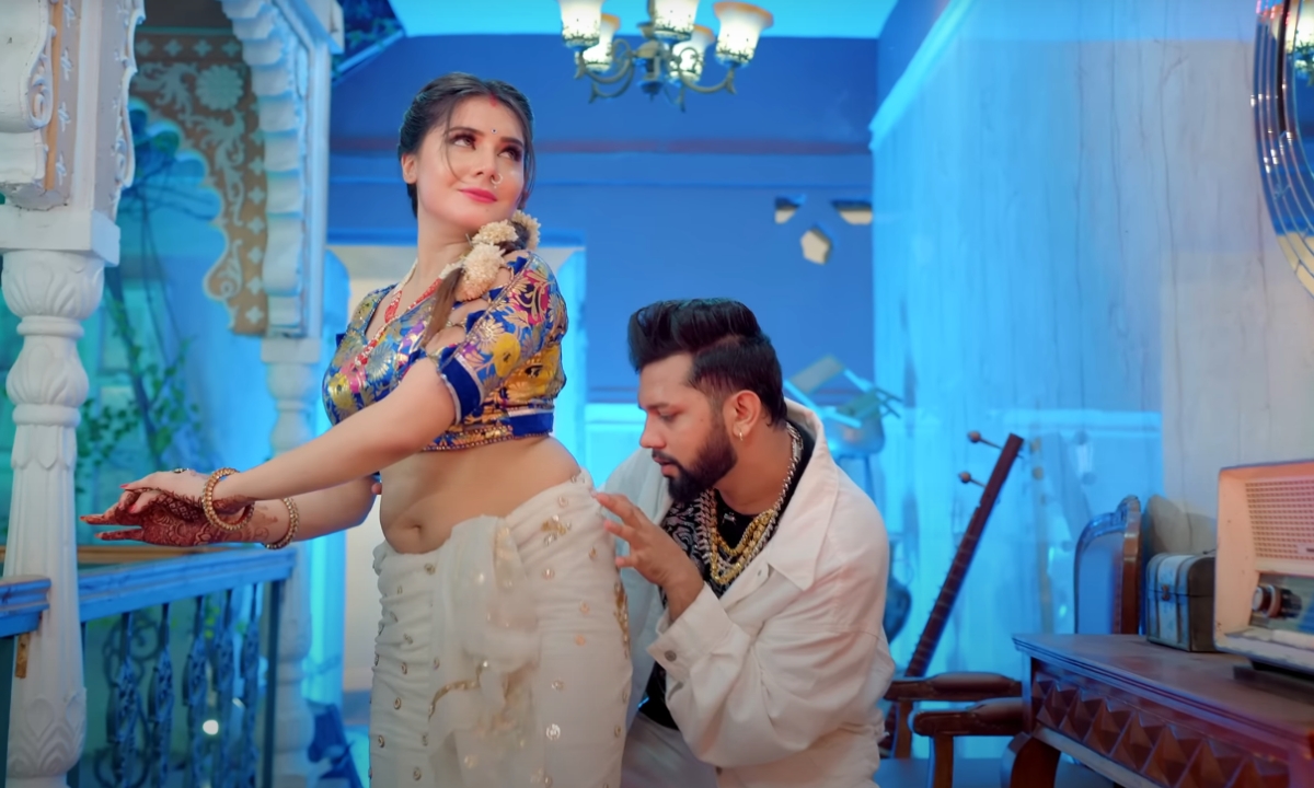 Bhojpuri Song: Neelkamal Singh and Shrishti Uttrakhandi New Song Dhar Kamariya Raja Ji Sets Bhojpuri Hearts Racing