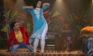 Bhojpuri Song: Nirahua and Amrapali Sizzling Chemistry Sets the Internet on Fire with Duniya Jaye Chahe Bhad Mein