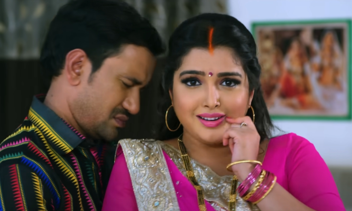 Bhojpuri Song: Nirahua and Amrapali Dubey Romantic Song Dhadak Jala Chhatiya Wins Hearts on YouTube