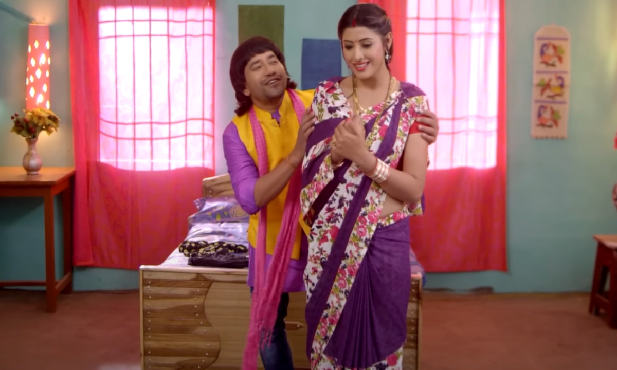 Bhojpuri Song: Nirahua Romantic Hit Batawa Jaan Kawan Badri Mein Goes Viral Again on YouTube