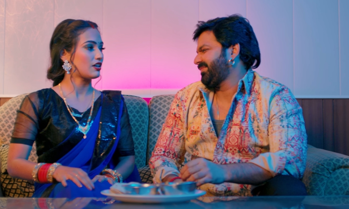 Bhojpuri Song: Pawan Singh and Queen Shalini Sizzling Romance Sets YouTube on Fire Dhani Ho Sab Dhan