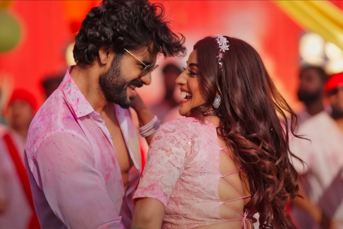 Bhojpuri Song: Akshara Singh New Holi Song Jogira Sa Ra Ra Creates a Sensational Buzz