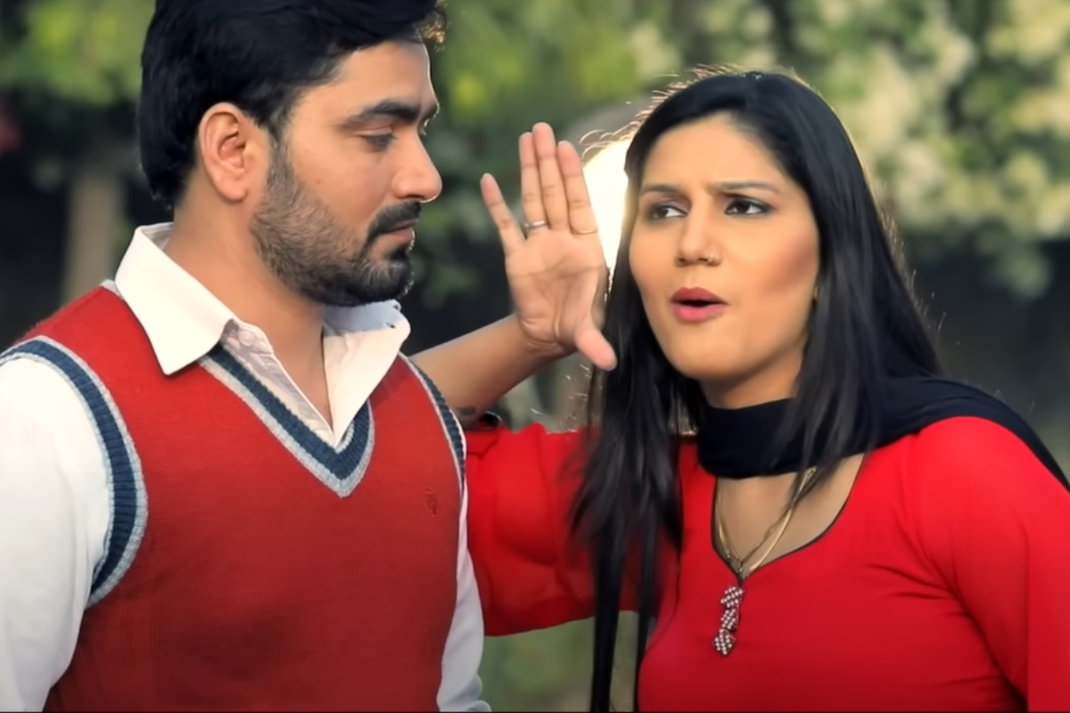 Haryanvi Song: Sapna Choudhary Iconic Moves in Main English Medium Padhi Hui Take the Internet by Storm