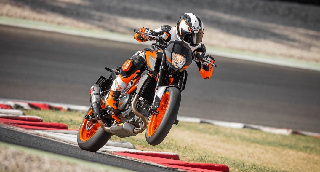 KTM 690