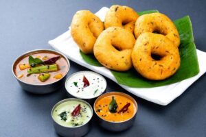Healthy Medu Vada Recipe: Enjoy the Taste Without the Guilt, A Low-Oil South Indian Delight