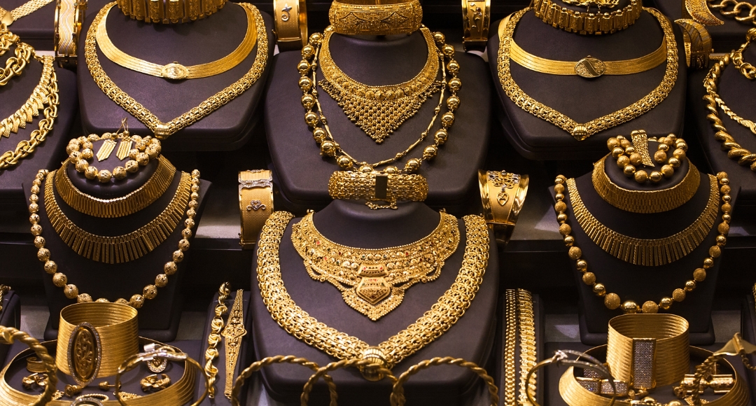 Gold Prices Soar to New Highs Amid Global Trade War Tensions