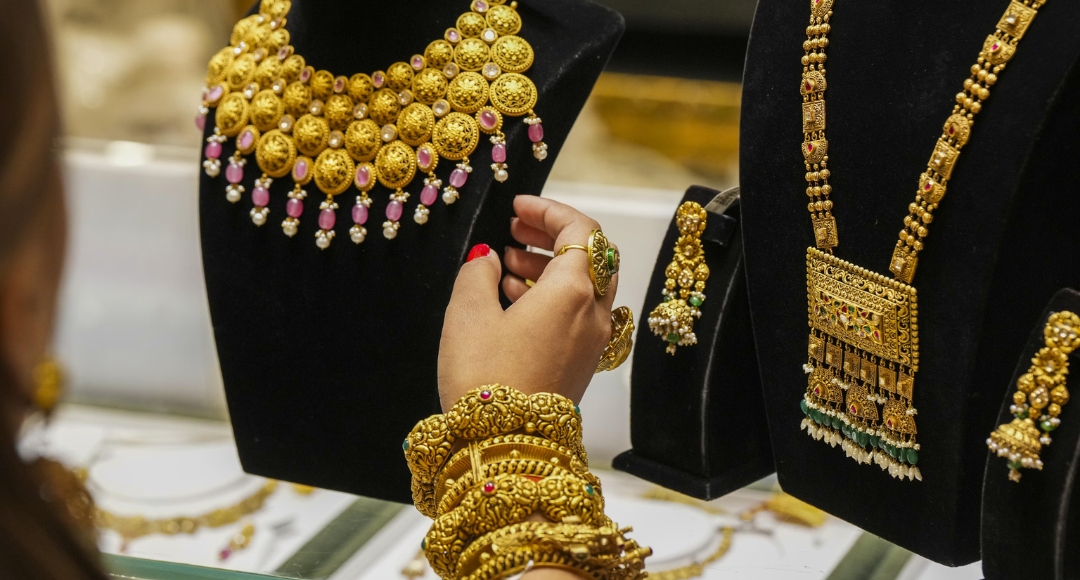 Buy Now or Wait Gold Prices Near ₹1 Lakh, Shocking Nationwide Surge