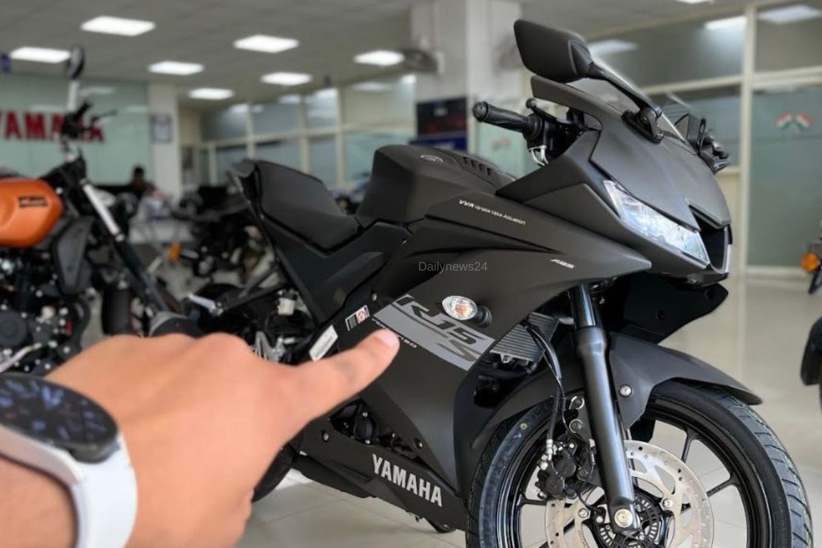 Yamaha R15S