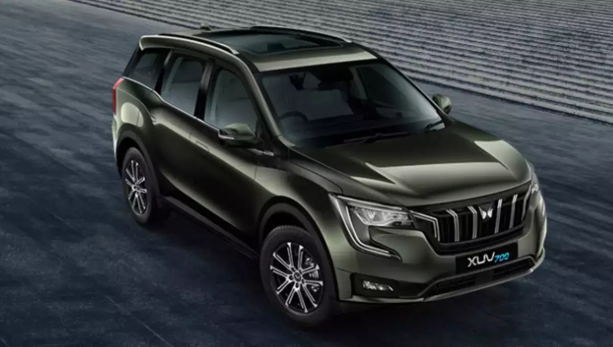 Mahindra XUV700: Rugged Power Meets Elegance with 16.57 kmpl Mileage, Price Starting ₹15 Lakh