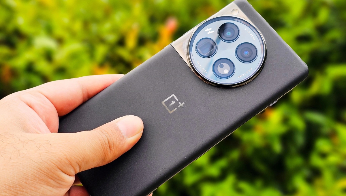 OnePlus 12 5G Gets Massive Price Cut, 32MP Selfie And 100W Fast Charging Now at ₹51,998