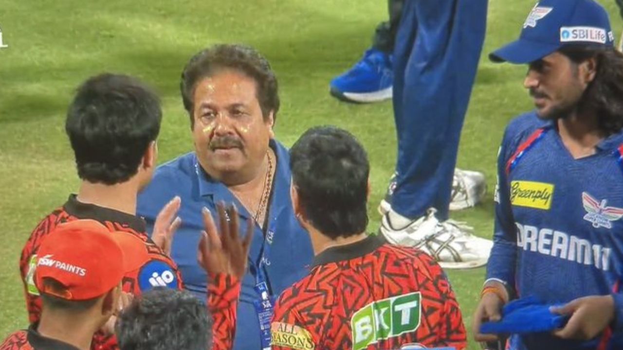 Umpire and Rajiv Shukla Calm Things Down