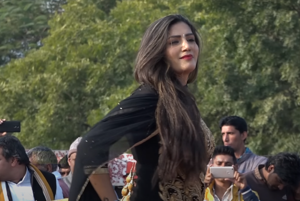 Haryanvi Song: Sapna Choudhary Sets the Stage on Fire with Tere Bol Rasile Marjani