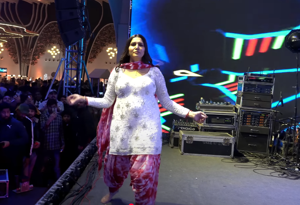 Haryanvi Song: Sapna Choudhary Slays in Khule Baal with Her Fierce Dance Moves