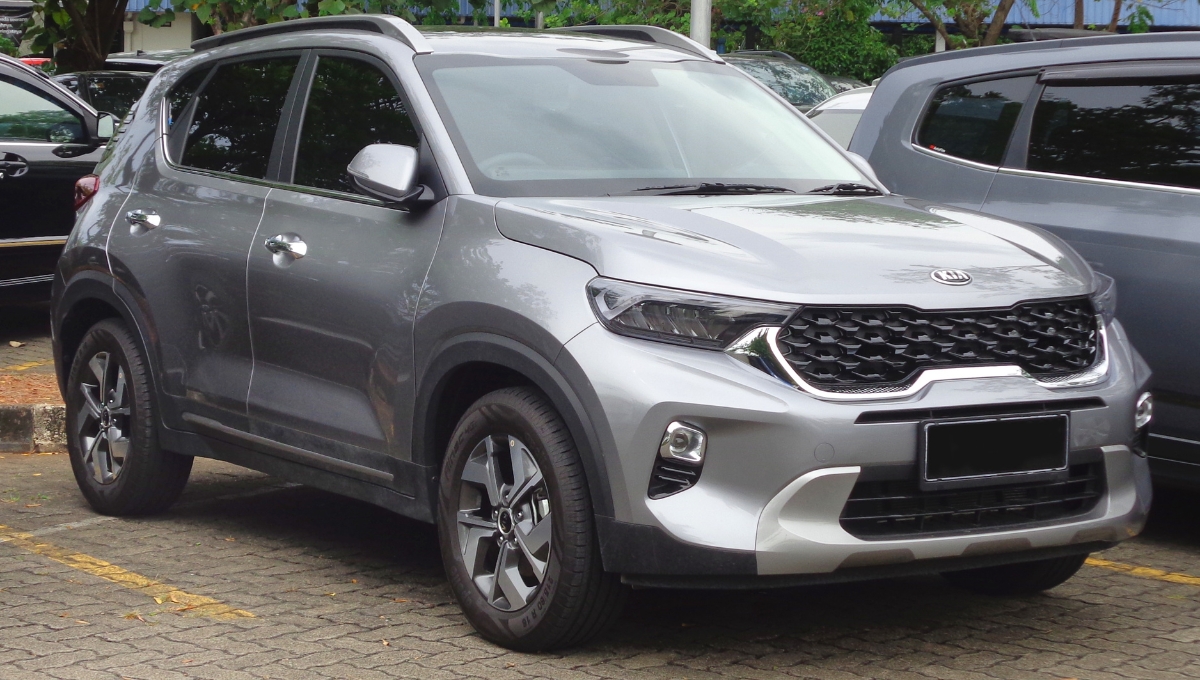 Kia Sonet: Stylish And Reliable Compact SUV with 20 kmpl Mileage Starting at Rs 8 Lakh