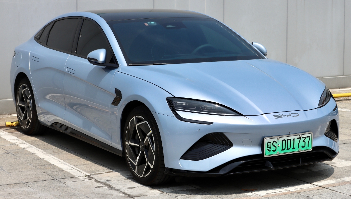 BYD Seal: The Future of Electric Sedans with Powerful Performance and Impressive Range