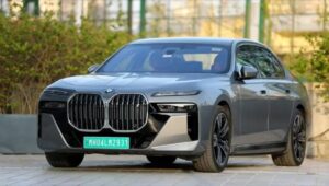 BMW i7: The Ultimate Electric Luxury Sedan with 650 BHP Power And 560 KM Range