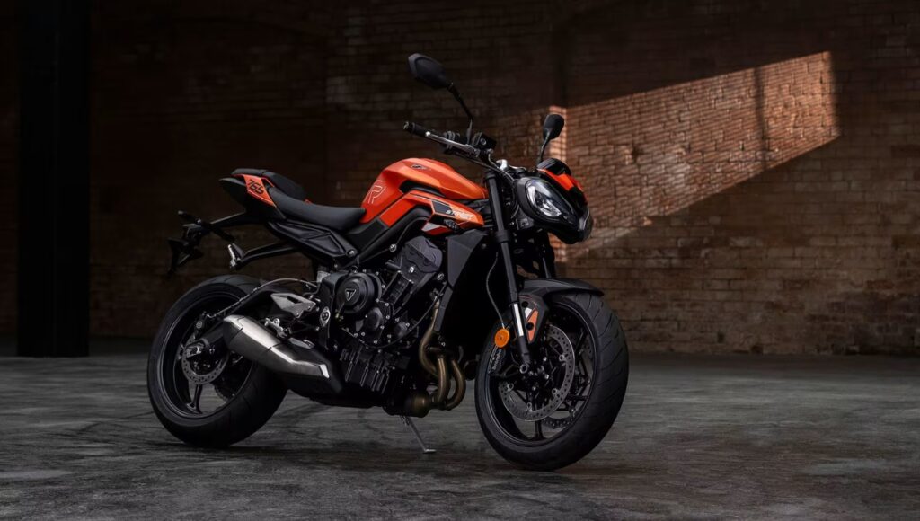 Triumph Street Triple 765 2025: Powerful Performance, 19.2 kmpl Mileage And Price Starting at Rs 9.5 Lakh
