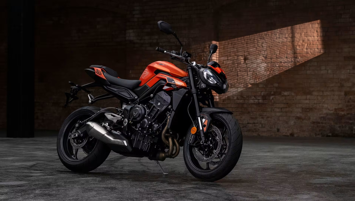 Triumph Street Triple 765 2025: Powerful Performance, 19.2 kmpl Mileage And Price Starting at Rs 9.5 Lakh