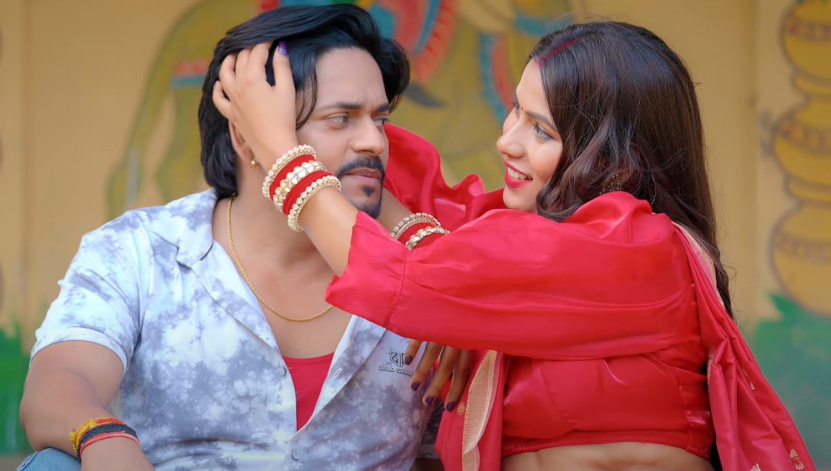 Bhojpuri Song: Shilpi Raj New Hit Saiya Ke Musukiya Creates Buzz, Priyanka Singh Wins Hearts
