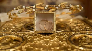 Buyers Alert: Gold Rate Falls, Silver Rises – Check Latest Bullion Market Trends