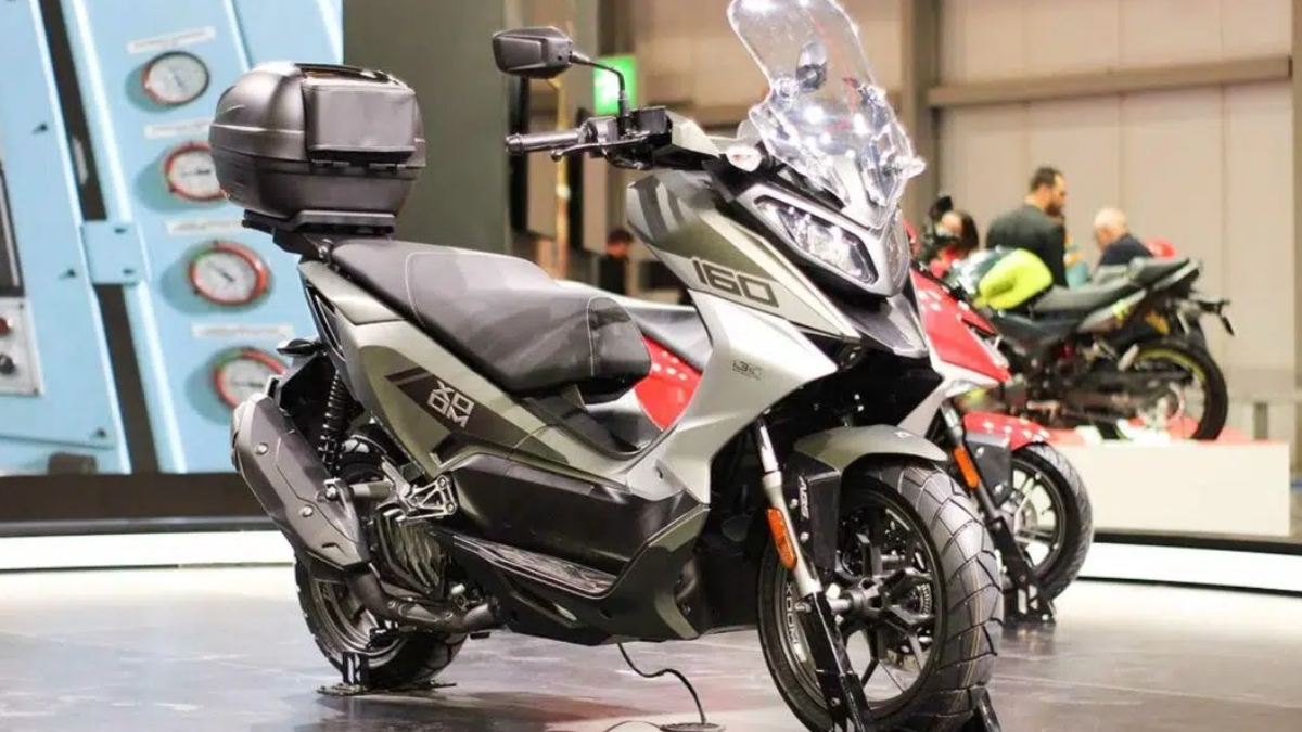 The Hero Xoom 160 is an adventure-style scooter with a modern and sporty design. It features a sharp LED headlight, stylish tail